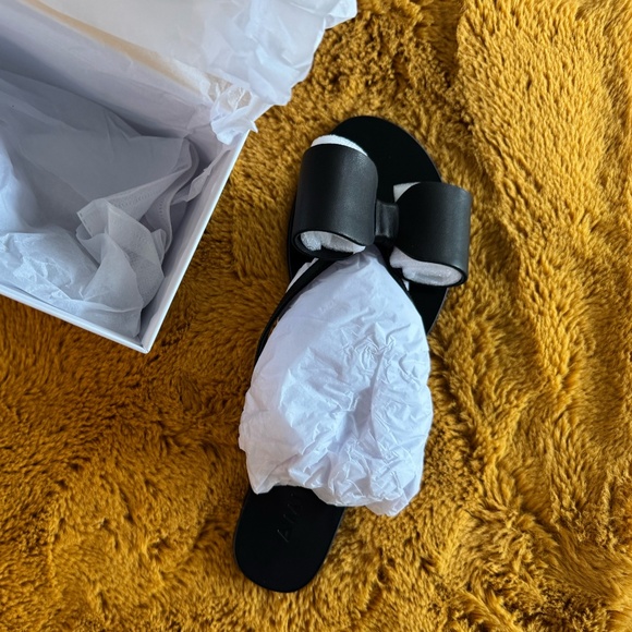 Aminah Abdul Jillil Black Leather Flip Flops – Size 10 (NEW) - Picture 7 of 9